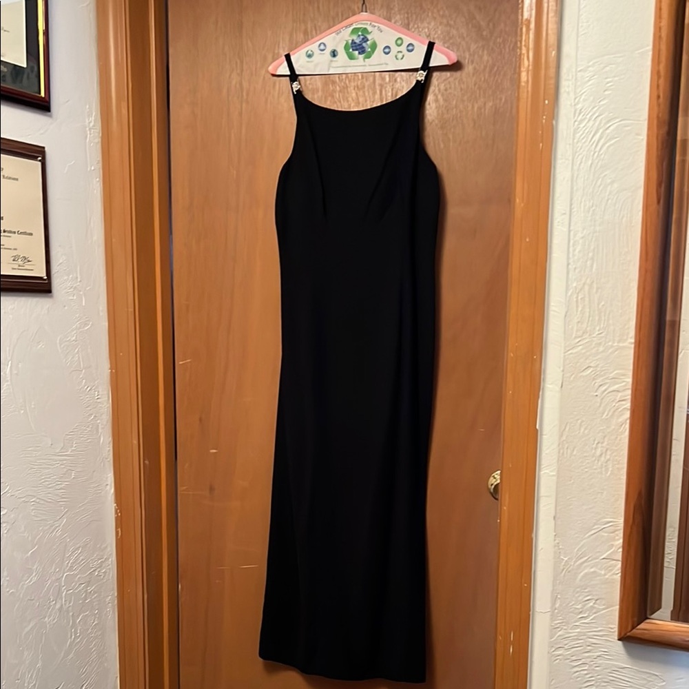 Elegant Black Sleeveless Dress